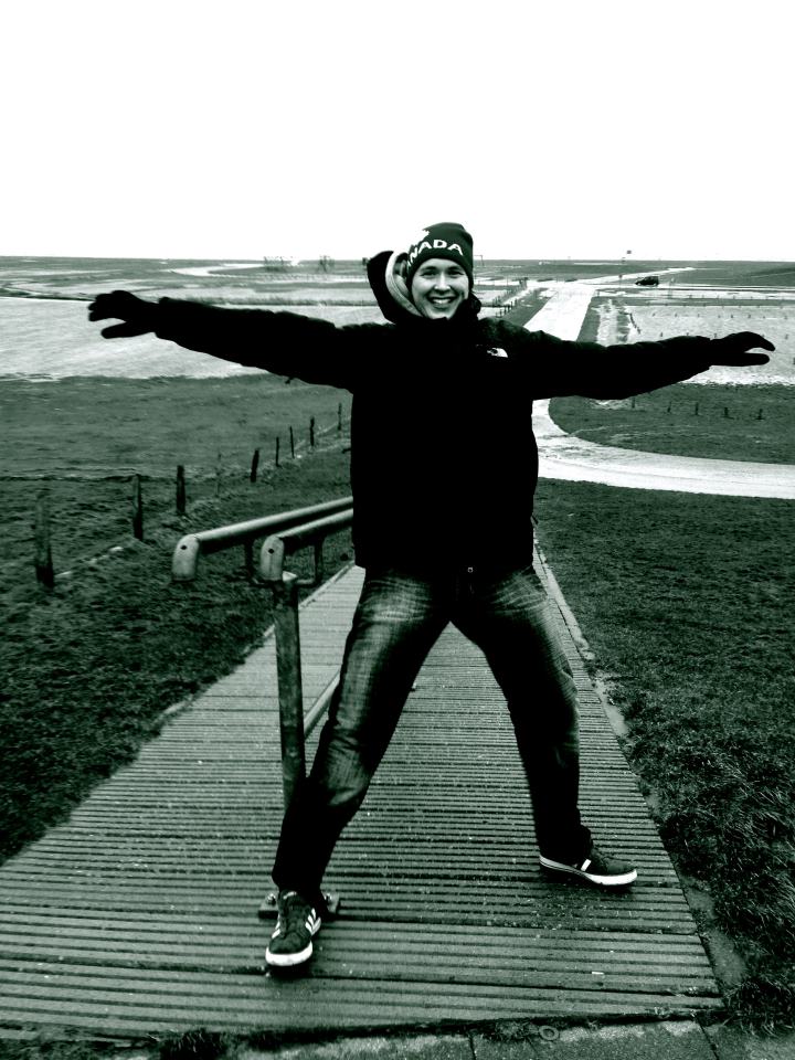 401374_295418903843874_660696966_n